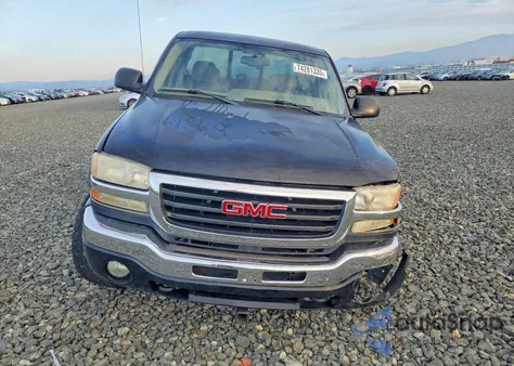 2005 GMC Sierra K2500 Heavy Duty from USA, damaged, VIN 1GTHK29UX5E279658